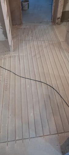 shtroblenie-pod-teplyj-pol